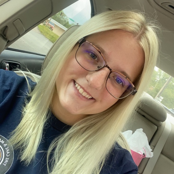 Meet your Posher, Cesilie - Picture 1 of 1